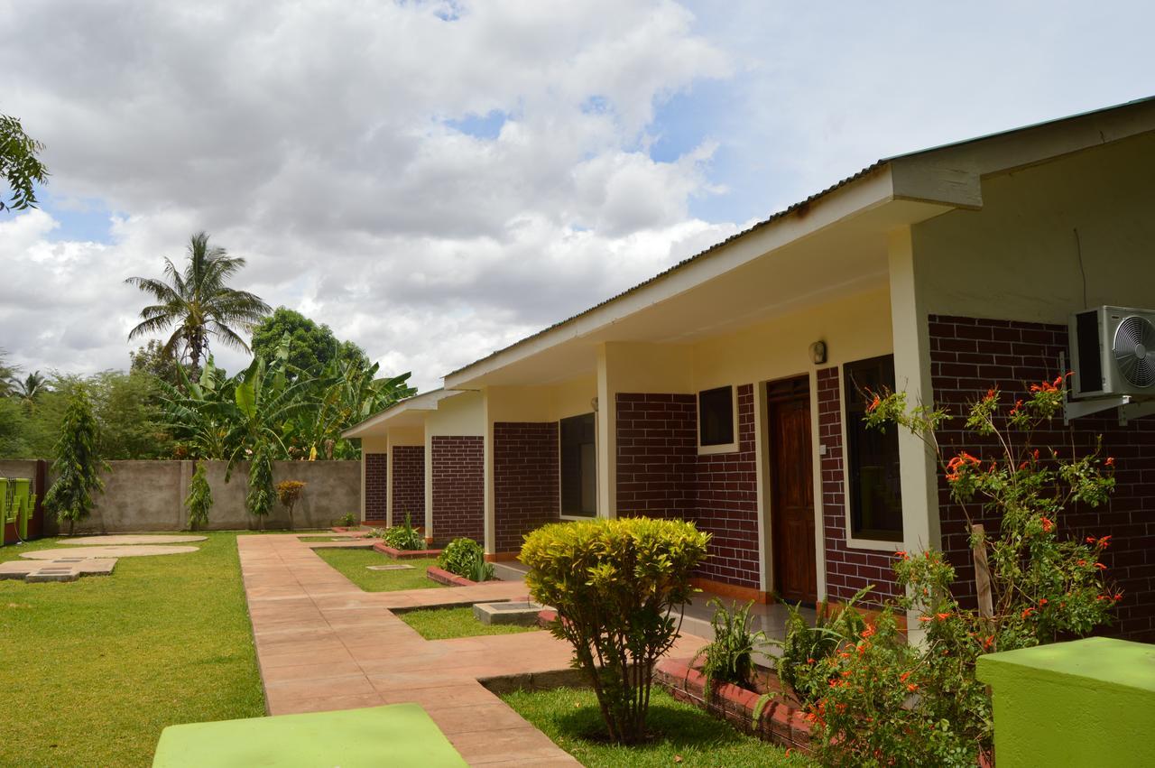 Twiga Lodge And Campsite Mto wa Mbu Exterior photo
