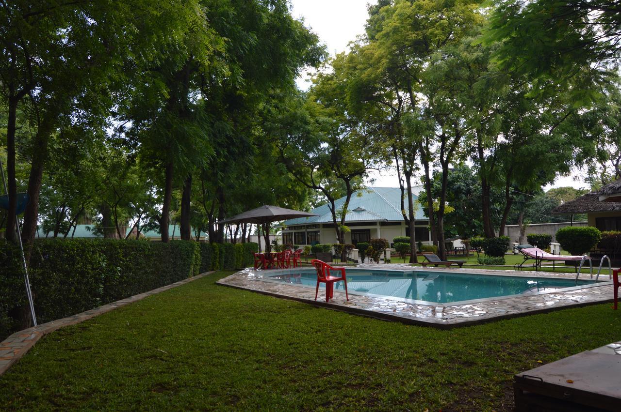 Twiga Lodge And Campsite Mto wa Mbu Exterior photo
